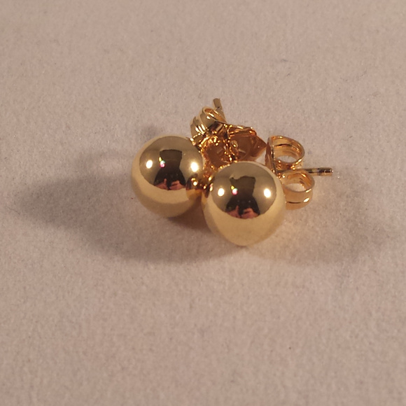 18K Yellow Gold Filled Smooth Round Ball Stud Earrings 8mm Classic Gorgeous Gift - Picture 3 of 3